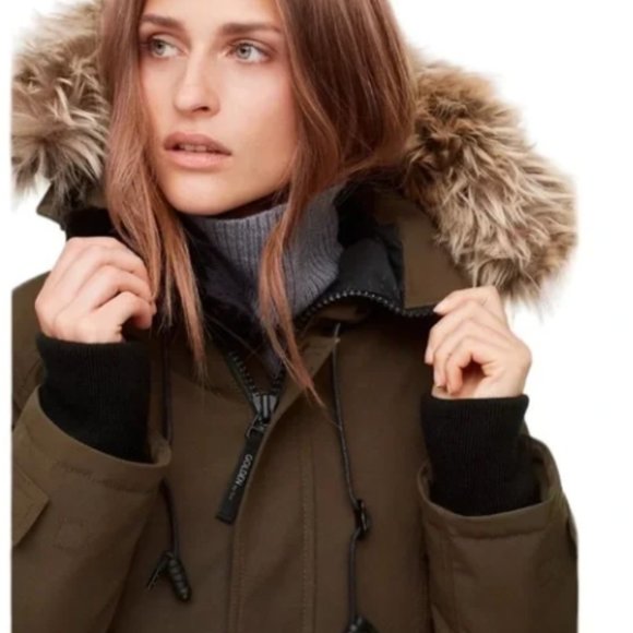 Aritzia TNA Bancroft Parka Winter Jacket Coat Dark Olive Green Size small - Picture 3 of 4